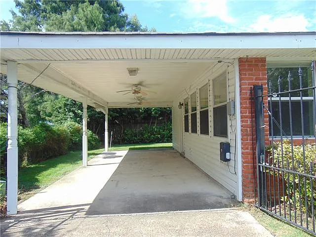 3605 Elgin St — Photo 4