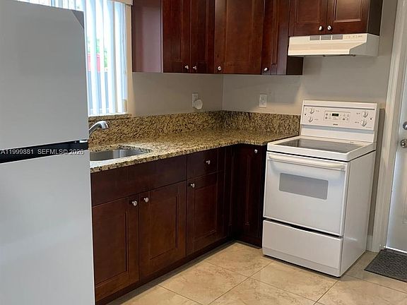 3rd image of 19121 NE Miami Ct #1