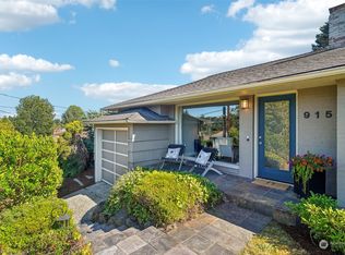 915 NW 105th St, Seattle, WA 98177