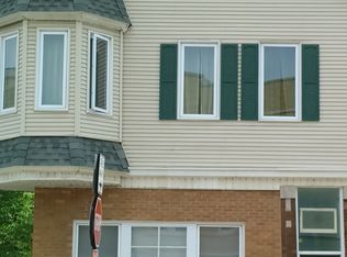 2233 W Roscoe St, Chicago, IL 60618