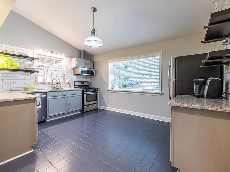 1570 Spring Ln NW #A — Photo 17