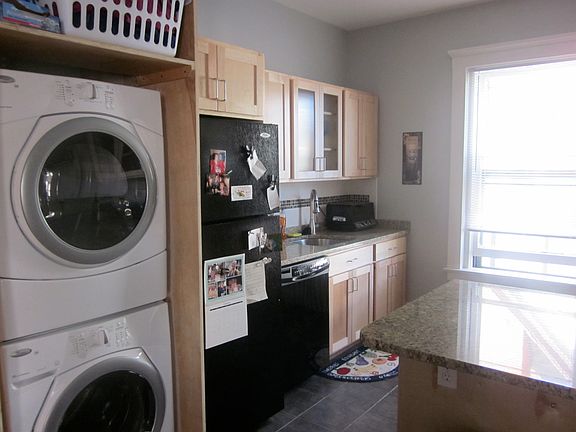 5th image of 2214 Main St APT 4