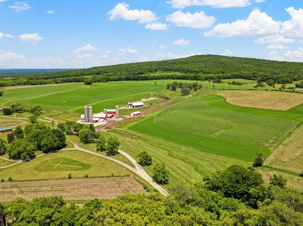 Reeson Rd, Barneveld, WI 53507