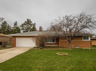 845 Justo Ln, Seven Hills, OH