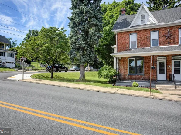 46 W 3rd St, Waynesboro, PA 17268