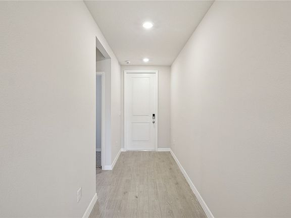 4th image of 5761 Hampton Park Cir