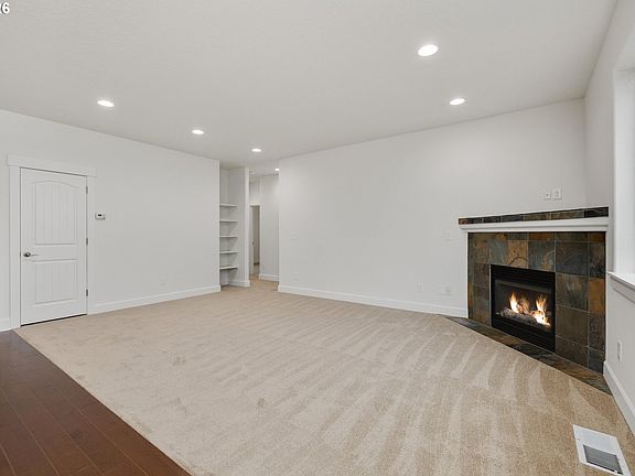 5th image of 4489 SE Hillyard Ct