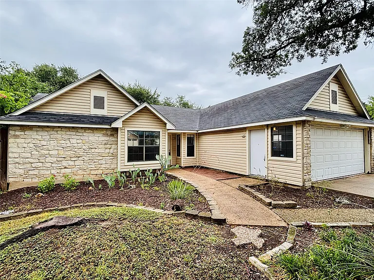 13007 Amarillo Ave — Photo 1
