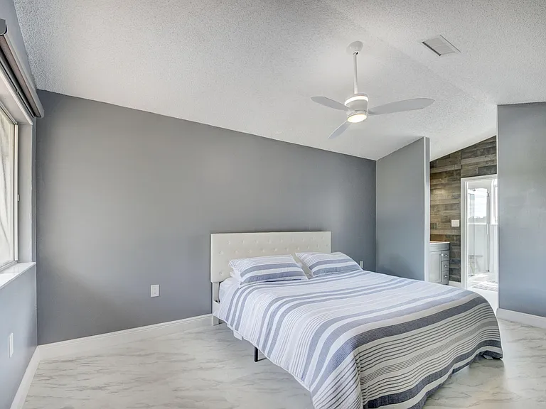 9204 Glenmoor Dr — Photo 24