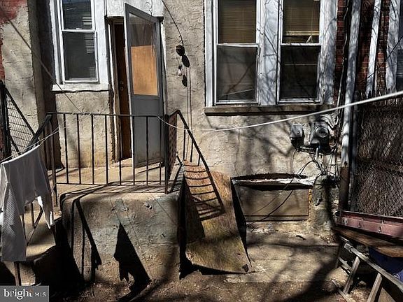 3rd image of 6056 Regent St