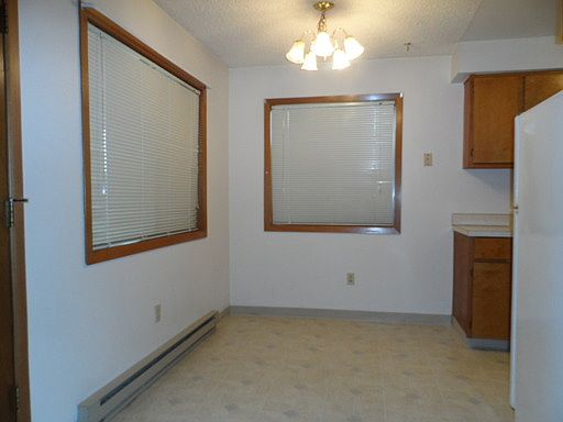 4th image of 708 NE 108th Ave
