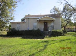 559 Howell Cir, Ashburn, GA 31714
