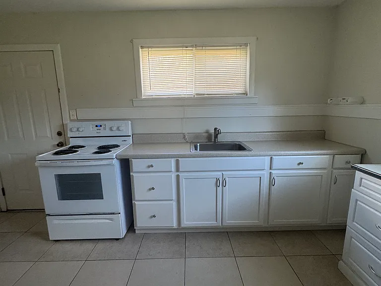 Wilson Dr — Photo 1