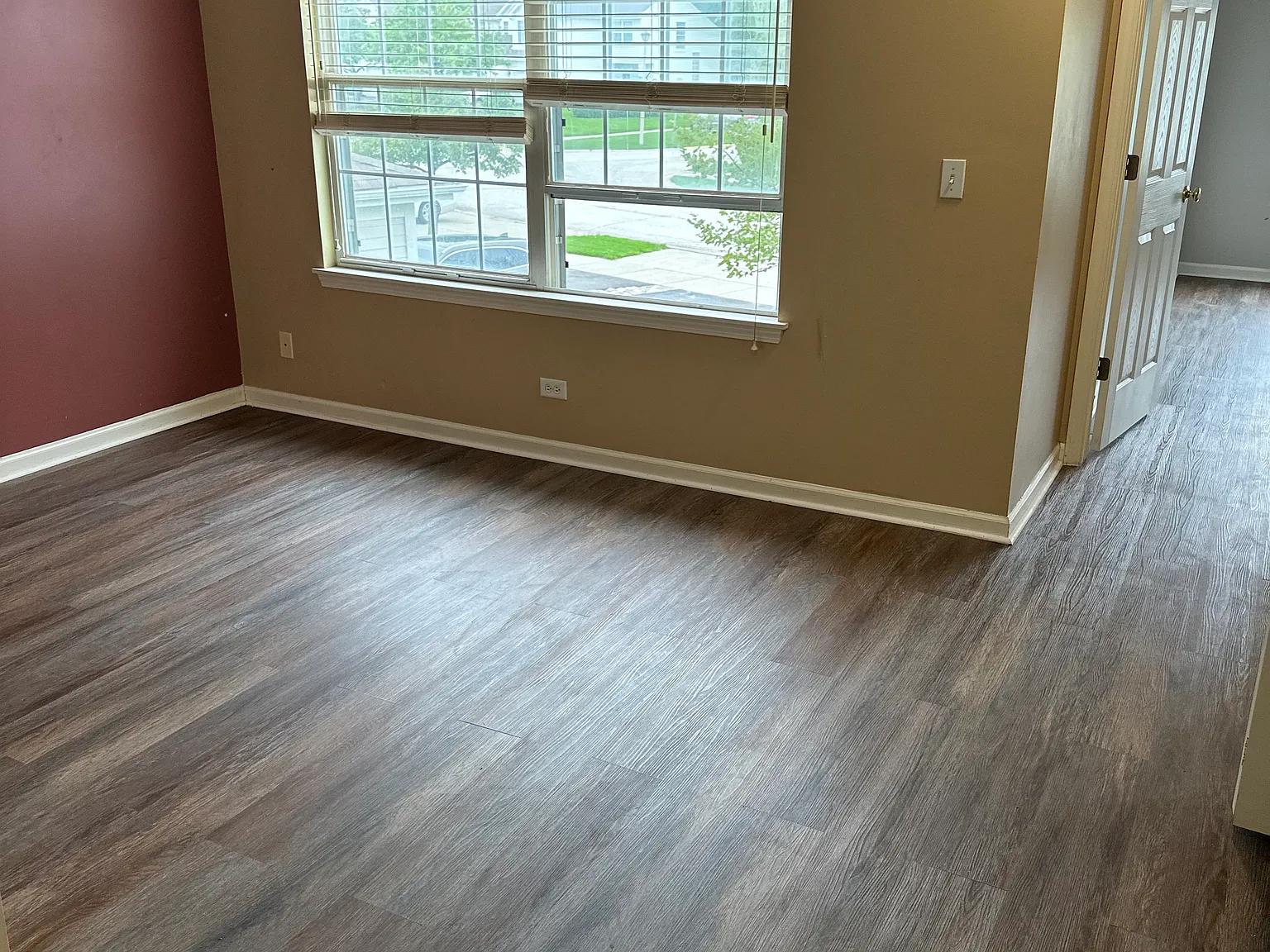 2 bed, 1.5 bath, 1309 sqft, $2,300 — Photo 3