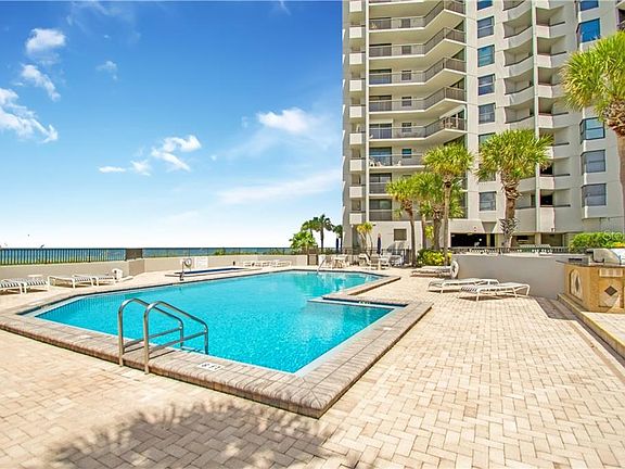 3rd image of 1660 Gulf Blvd APT 207