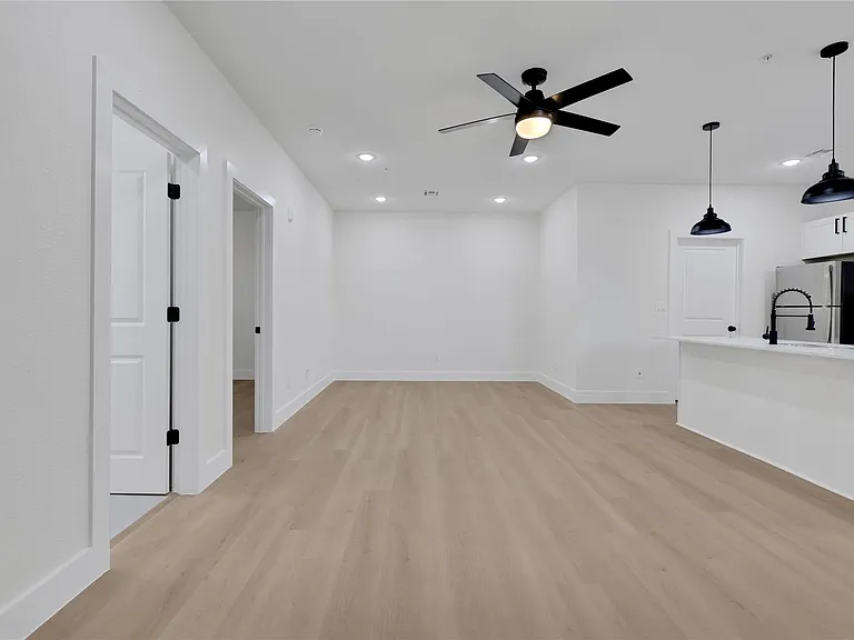 2613 Delafield St #2 — Photo 12