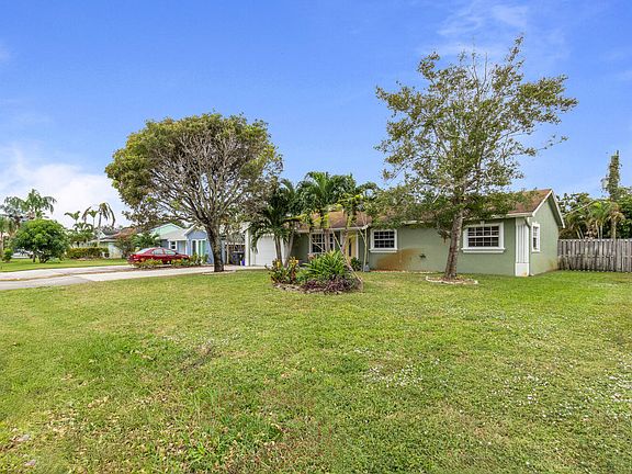 4th image of 6581 Massachusetts Drive