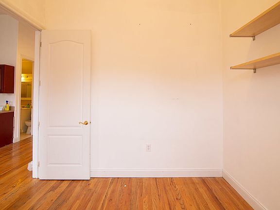 4th image of 196 Graham Ave #3A
