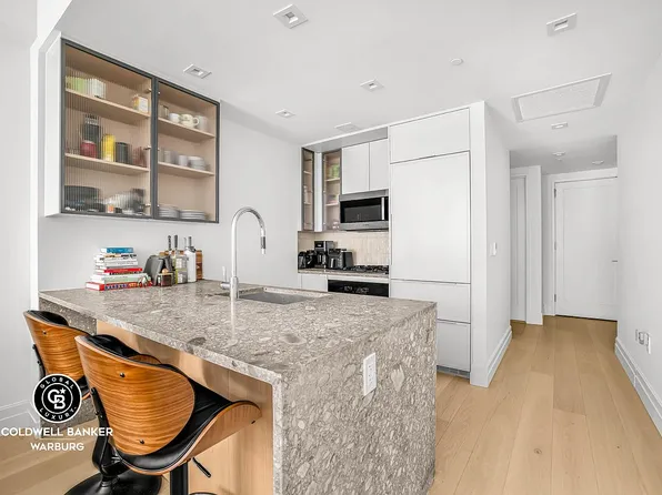 222 Broadway #2B, New York, NY 10002