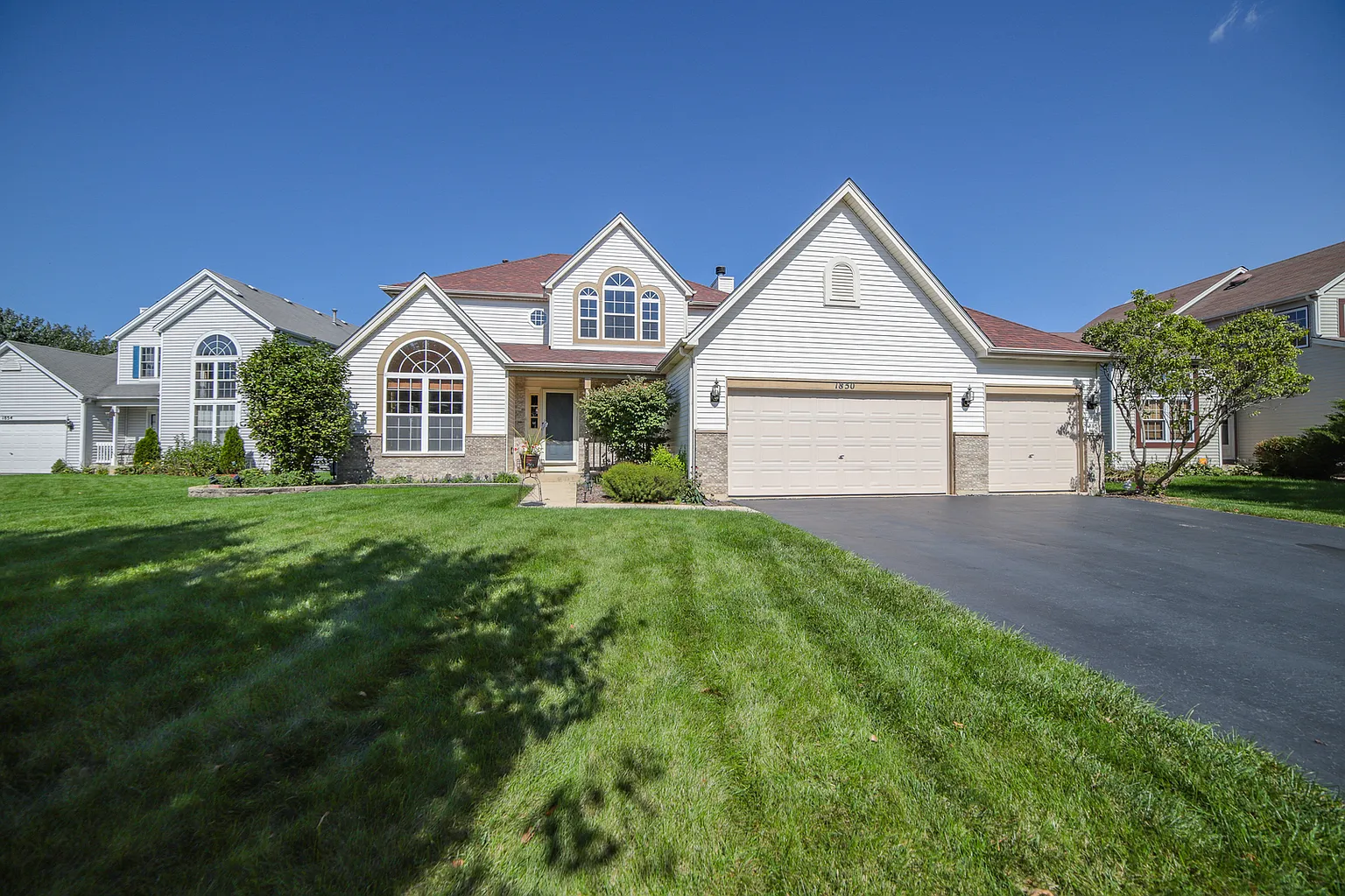 1850 Pebblestone Dr photo 1