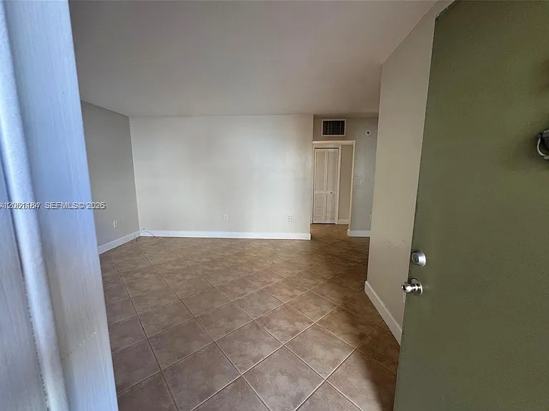 115 Calabria Ave #5 — Photo 3