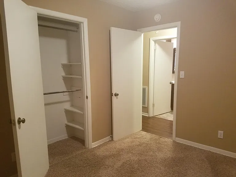 402 South Ct — Photo 13