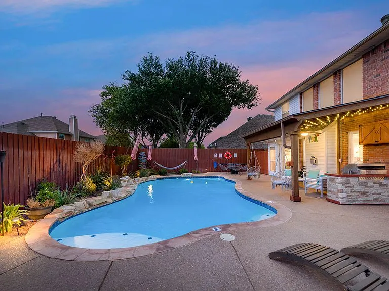 3933 Wisteria Ln — Photo 32