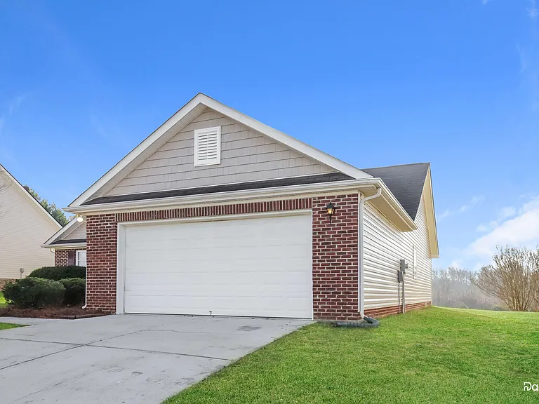 642 Pecan Ridge Cir — Photo 2