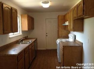 910 Utopia Ln, San Antonio, TX 78223