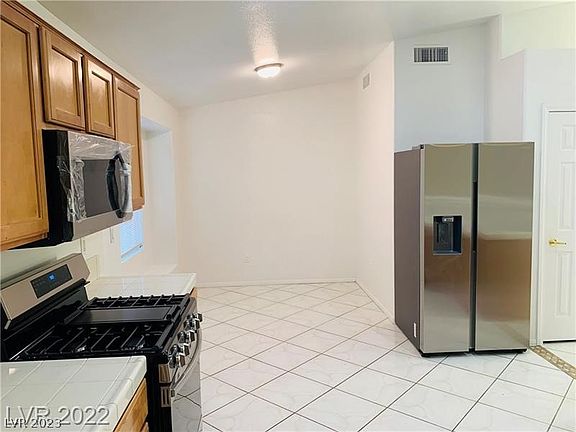 5th image of 10866 Porto Foxi St