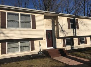 27 Stoney Oak Cir, Caledonia, NY 14423