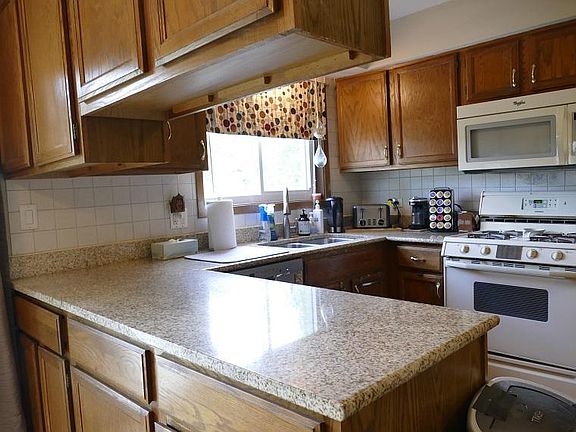 4th image of 2660 Rolling Meadows Dr