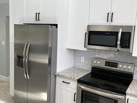 4th image of 1437 SW Vizcaya Cir