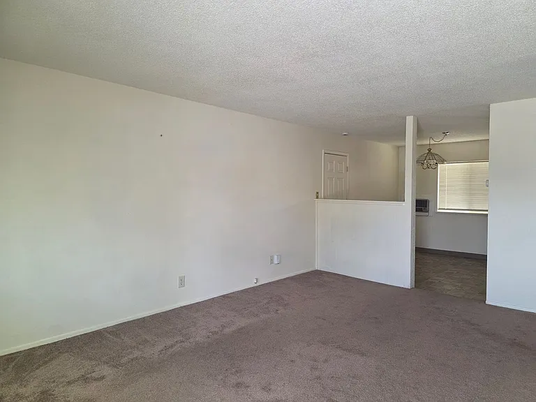 2640 Stine Way — Photo 2