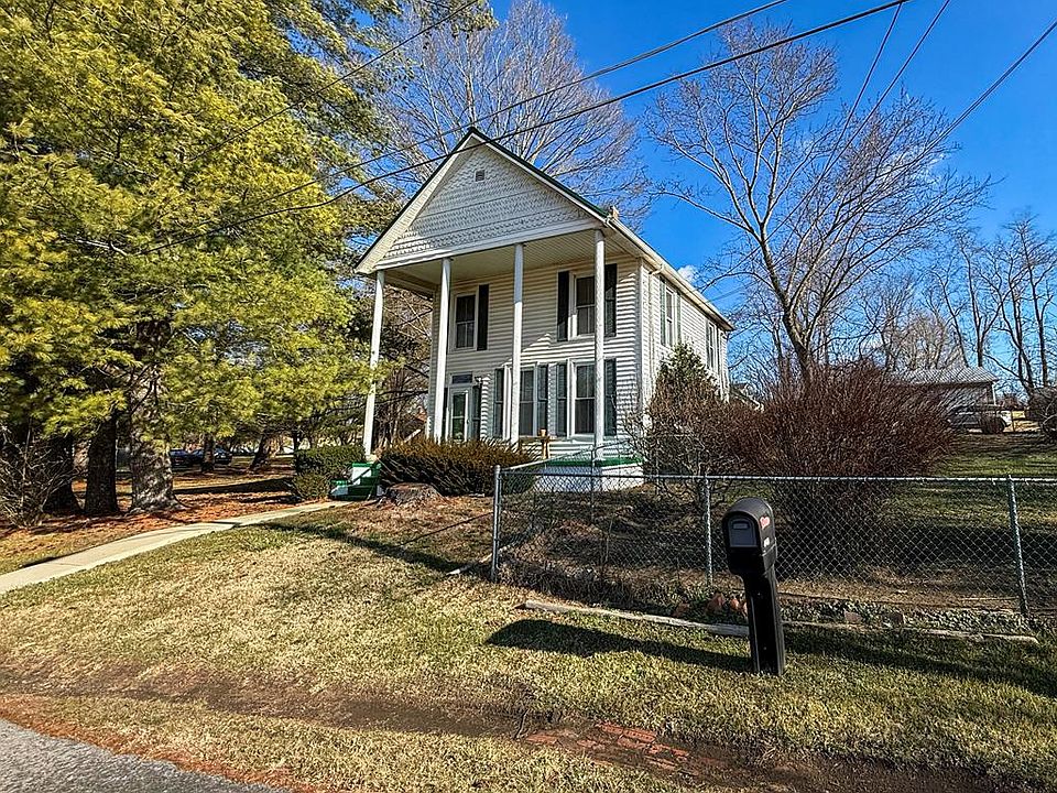 1st image of 343 Magnolia Dr