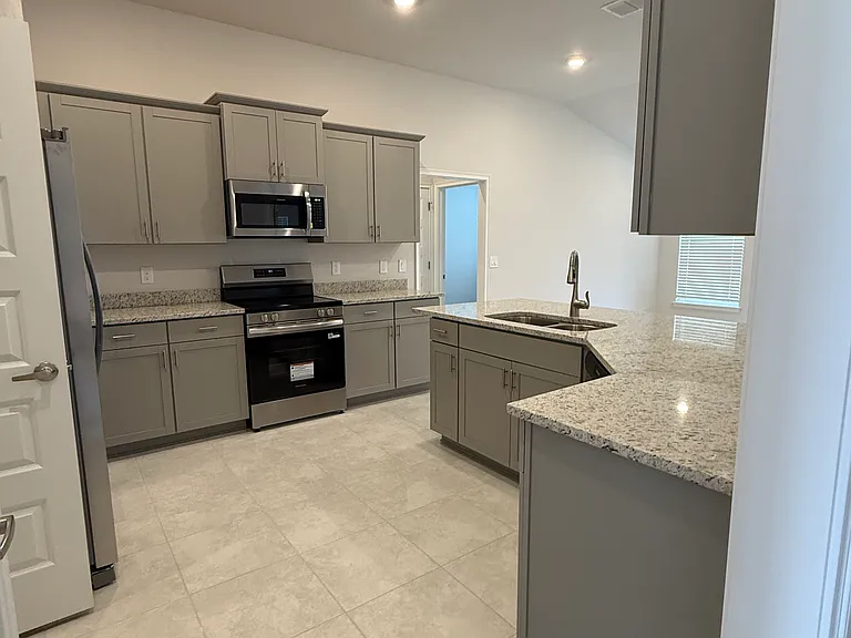 4413 SW 90th Pl — Photo 7