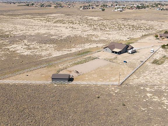 2nd image of 1180 N Saddle Ridge Ln