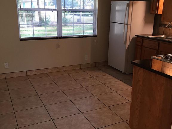 5th image of 25519 Colmar Ave