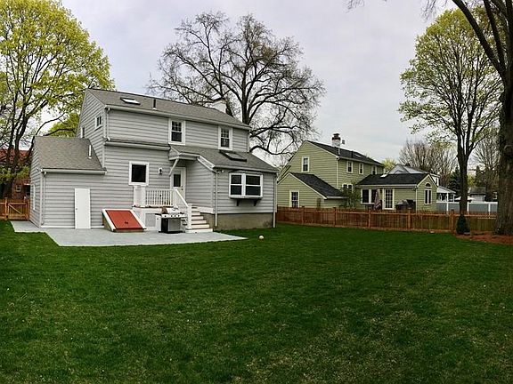 2nd image of 115 Winn St