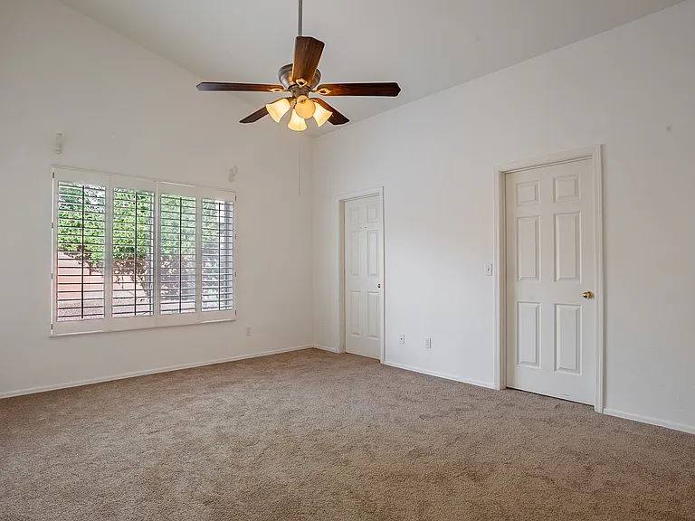 685 W Placita Vega Vis — Photo 32
