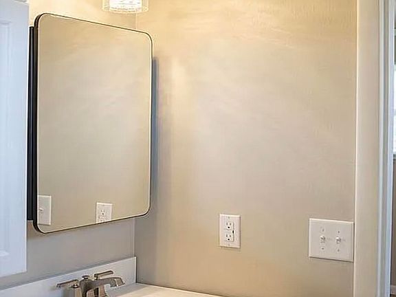 5th image of 3816 Tulip Ln