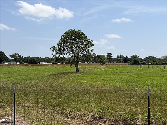 2nd image of 38715 Wiggins Rd