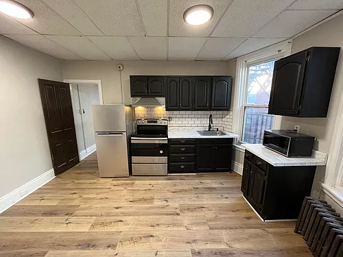 264 Forster St #2R Photo 1