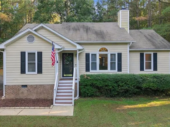 2809 Stageline Dr, Raleigh, NC 27603