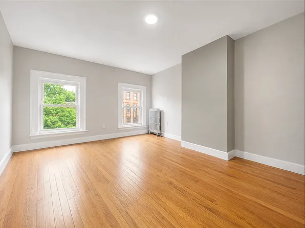 133 Quincy Street image 1 of 7