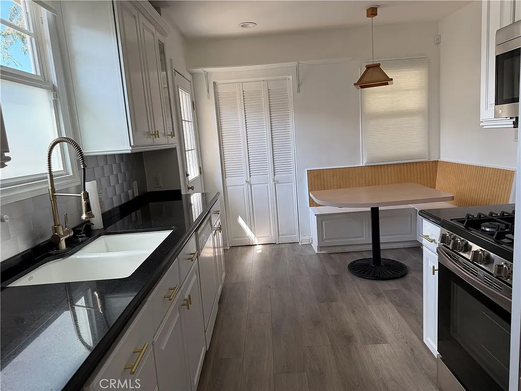 3 bed, 1300 sqft, $4,900 — Photo 3