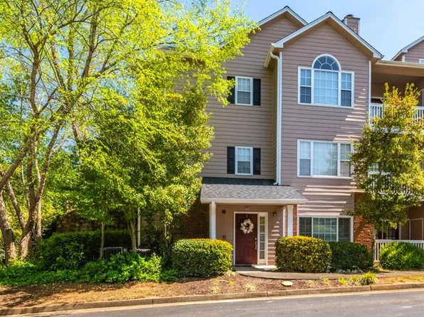 412 Vinings Forest Cir SE, Smyrna, GA 30080