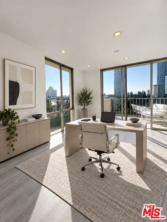 2 bed, 2.0 bath, 1066 sqft, $6,100 — Photo 3