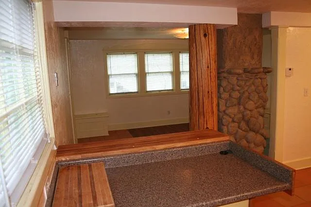 2 bed, 875 sqft, $1,800 — Photo 3