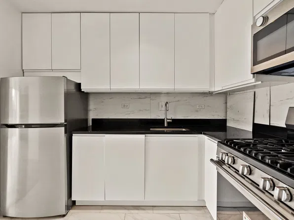 700 7th St SW APT 523, Washington, DC 20024